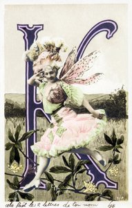 K：ジュリエット・ミーリー、ベル・エポック出身の歌手兼キャバレーダンサー-1897年の「フルフル」の作者-はがきのアルファベット 作： Studio Reutlinger