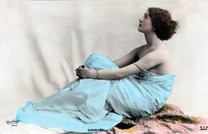 フェドラ役のリナ・カヴァリエーリ、1900-1905年頃（絵葉書） 作： Studio Reutlinger