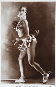 美術。 エンターテイメント。 パリのフォリー・ベルジェールでのジョセフィン・ベイカー。 Walery、フランス、c.1925-30による写真（写真） 作： Studio Walery