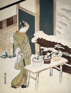 雪のテラスでボンザイを眺める若い女性。18世紀（版画）