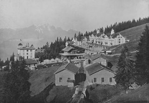 リギの冷水浴（モノクロ写真 作： Swiss Photographer