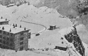 冬のヴォー州、Rochers de Naye、標高2044m（モノクロ写真