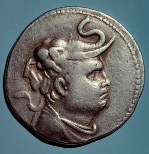 デミトリオス1世（紀元前162～149年）シリアのセレウキド王の肖像が描かれた銀貨、パリ、B.N. 作： Syrian School