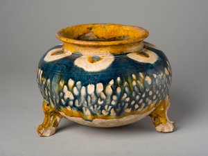 河南省（土器）の3本足のボウル