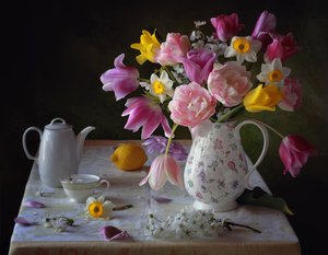 春の花の静物画 作： Tatyana Skorokhod