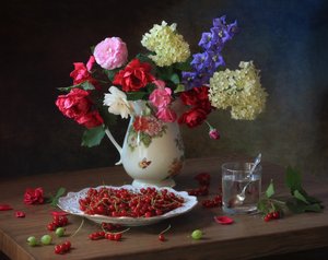 夏の花々の静物画