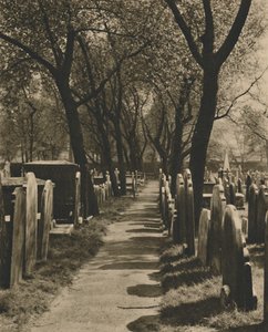 反対者の中で、バンヒルフィールズ、c1935で使われなくなった埋葬地。 作： Taylor