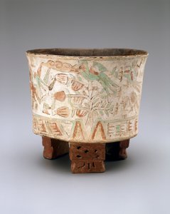 カカオの木に2羽のブローガンナーとケツァール鳥が描かれた三脚の花瓶、Xolalpan後期、550-650（漆喰で塗装された陶器）
