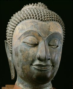 巨大な仏頭（ブロンズ）