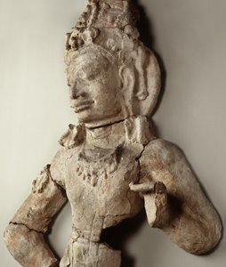 ダバラヴァティ時代クブアの菩薩（テラコッタ） 作： Thai School
