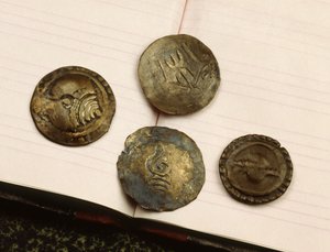 ドヴァラヴァティの月王国のコイン、8〜9世紀（金属）