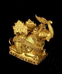 象（ゴールド） 作： Thai School
