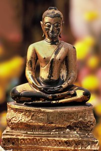 仏はプラケオドンタオと名付けられました 作： Thai School
