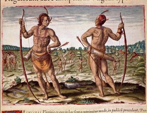 アメリカ史：「バージニアの二人の住民、インディアンの武器である矢と弓」セオドア・デ・ブライ（1528-1598）の「Admirante Narratio Americae」からのエングレービング 作： Theodore de Bry