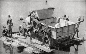 1925年1927年、北ローデシアの壊れたポンツーンでシャンベシ川を渡る