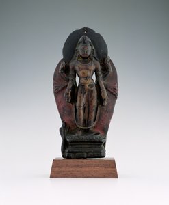 Jatamukuta Lokesvara、11〜12世紀（木と顔料）