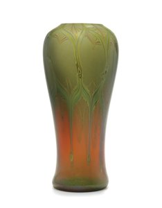 反応性花瓶、1910年頃（ガラス） 作： Tiffany and Company