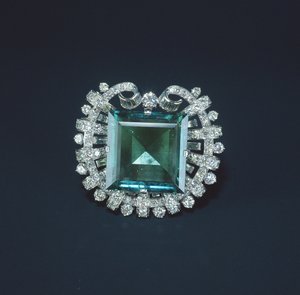 フッカーエメラルド、1950（エメラルドとダイヤモンドはプラチナにセット） 作： Tiffany und Company