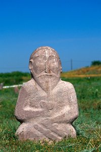 6〜10世紀の西チュルクハナートの埋葬石 作： Turkic School