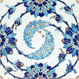 17世紀初頭、らせん状の花をモチーフにしたイズニク陶器タイル（セラミック） 作： Turkish School