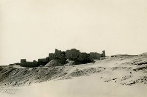 北から見た聖シメオン修道院、エジプト、アスワン、ウーゴ・モンネレ・ド・ヴィラール撮影 作： ウーゴ・モネレ・ド・ヴィラール