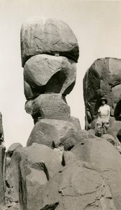 ゴズ・レゲブの岩、スーダン、ウーゴ・モンネレ・ド・ヴィラール撮影、1925年頃 作： ウーゴ・モネレ・ド・ヴィラール