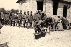 Bagnaria Arsa のオーストリアの囚人、ウーディネ、イタリア、02/04/1916 (b/w 写真)