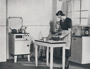 キャビネットガスクッカーを備えたイギリスのキッチン、1942年。