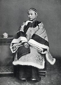 フルドレスコスチュームを身につけた高級中国人女性、1902年 作： Unbekannt