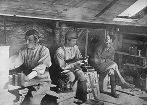1915年のフランスの電話ポスト 作： Unbekannt