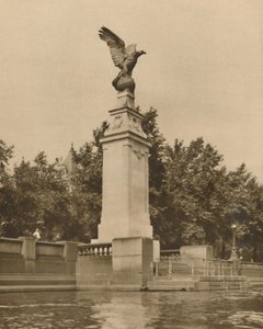 ローマのワシは、大戦の空を飛ぶ男性、c1935を適切に象徴しています。 作： Unbekannt