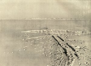 水平面上の典型的なクレバス、c1908、1909。 作： Unbekannt