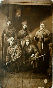 1918年にロシアのペトログラードに向かう前の赤軍兵士のグループ 作： Unbekannt