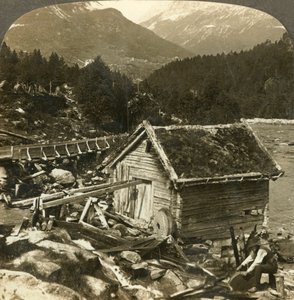 ノルウェー、ネロダールのスタールハイム川にある丸太製の工場と水車の砥石、c1905。 作： Unbekannt