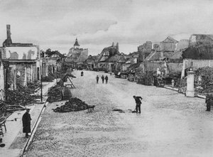 1915年8月、第一次世界大戦、東プロイセンのオルテルスブルクにある通り 作： Unbekannt
