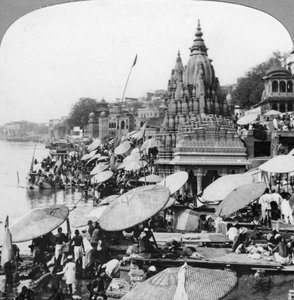 1900年代、インド、ベナレスバラナシのガンジス川沿いの寺院とガート 作： Unbekannt