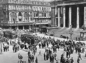 1914年のドイツ軍の通過時のブルス像