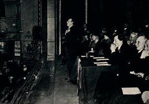 フィンズベリーパークでの公開会議の演説、1924年、1945年。 作： Unbekannt