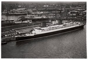 ツェッペリンからのドイツ、ブレーメン港とライナーヨーロッパの航空写真、c1931 1933 作： Unbekannt
