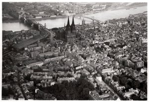 ツェッペリン、1933年1933年からドイツ、ノルトラインヴェストファーレン州ケルンの航空写真 作： Unbekannt