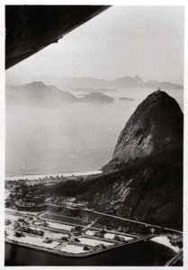 1930年にツェッペリンから見たブラジル、リオデジャネイロのシュガーローフマウンテンの航空写真 作： Unbekannt