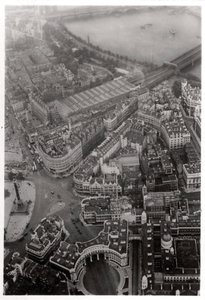 ツェッペリンからのロンドン、トラファルガースクエアの航空写真、1931 1933 作： Unbekannt