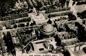 ロイヤルアルバートホールの空撮（1939年） 作： Unbekannt