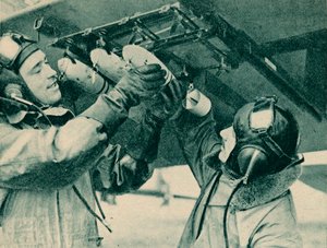 爆撃訓練を受けた航空監視員、1940年 作： Unbekannt