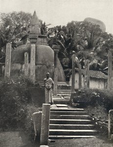 紀元前275年に建てられたミヒンターレのアンバタラダゴバ。マヒンダの遺物が安置されています。 BC、1926