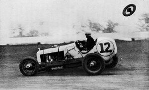 アメリカンスピードウェイレーシング-ジャックエリクソン、3つの車輪をオンにする、1937