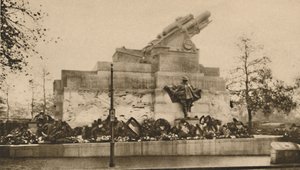 ロンドンのモニュメントへの追加：大砲の王立連隊記念碑、c1935。 作： Unbekannt