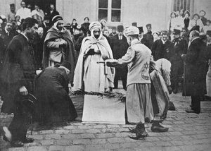 パリの珍しい光景、1914年 作： Unbekannt