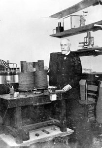 実験室でのアントワーヌ・ベクレル（1890年代頃 作： Unbekannt