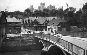 アランデル城と橋、アランデル、ウエストサセックス、c1900s-c1920s 作： Unbekannt